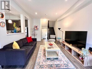 13 Dresser Ln in Hamilton, ON - Building Photo - Building Photo