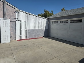 925 W Mirada Rd in San Bernardino, CA - Foto de edificio - Building Photo