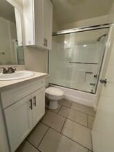 10911 Rochester Ave in Los Angeles, CA - Building Photo - Building Photo