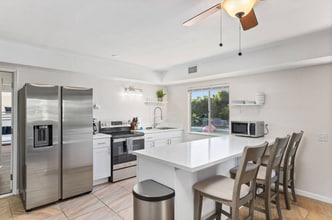 321 W Kalmia St in Fallbrook, CA - Foto de edificio - Building Photo