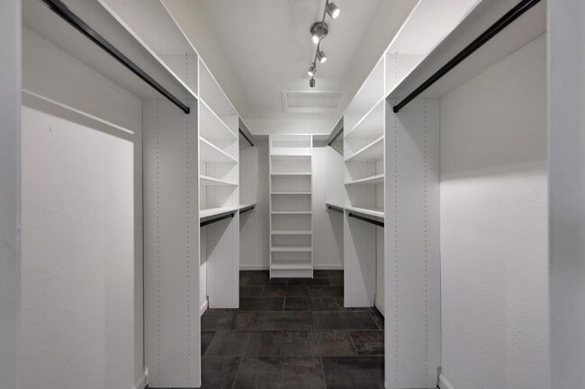 7031 E Loma Land Dr in Scottsdale, AZ - Building Photo - Building Photo