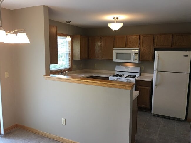 2042 Cliff Alex Ct S, Unit 3