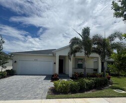 6712 Cloverdale Ave in Port St. Lucie, FL - Building Photo