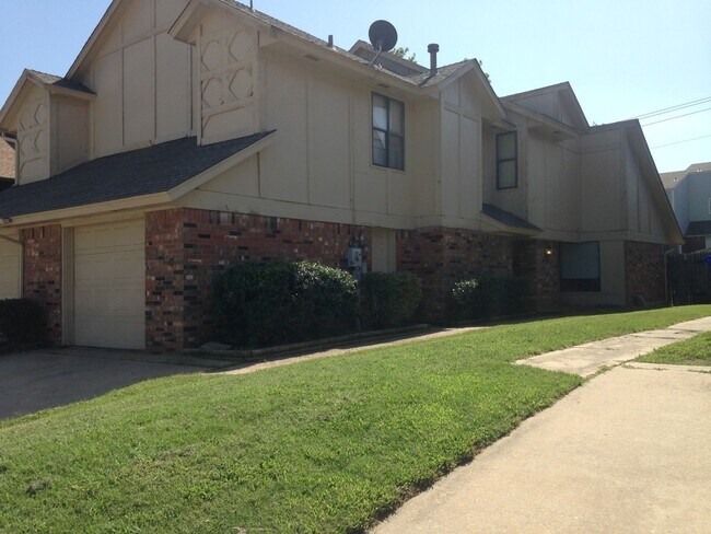 310 Town Park Rd in Norman, OK - Building Photo - Building Photo