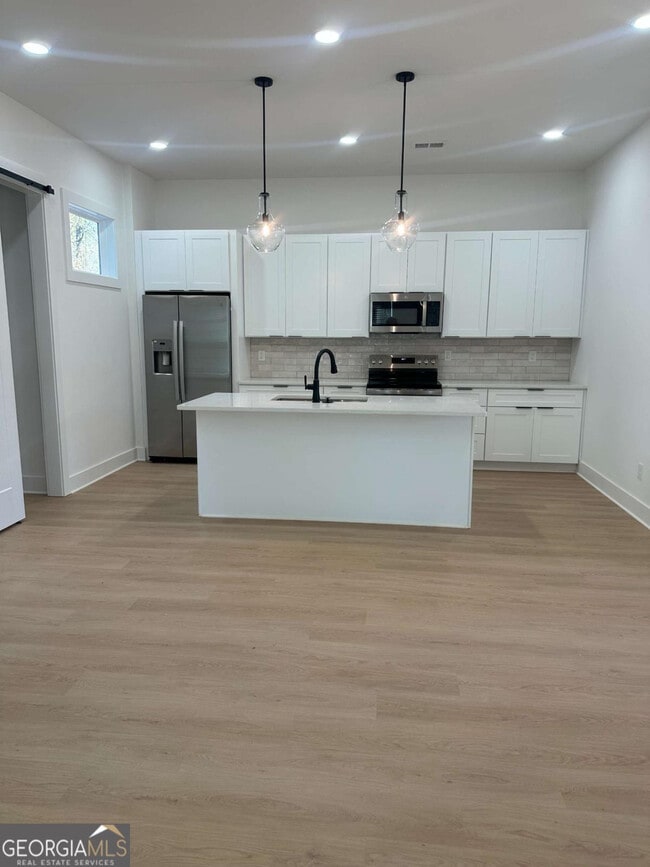 1239 Plaza Ave SW in Atlanta, GA - Foto de edificio - Building Photo