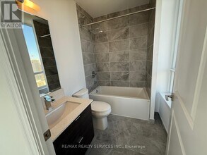 30 Elm Dr W in Mississauga, ON - Building Photo - Building Photo