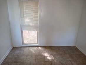 1126 Seymour Ave in Lansing, MI - Building Photo - Building Photo