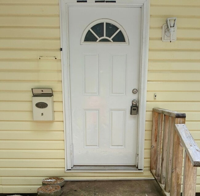 1406 W Calhoun St in Springfield, MO - Building Photo - Building Photo
