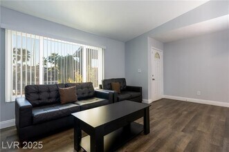 2120 Wagonwheel Ave in Las Vegas, NV - Building Photo - Building Photo