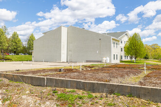 Inn at Secretariat Estates in Rochester, NH - Foto de edificio - Building Photo