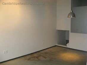 105 E Berkeley St, Unit 316B in Boston, MA - Building Photo - Building Photo