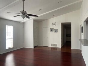 2409 Stoneleigh Dr in Garland, TX - Building Photo - Building Photo