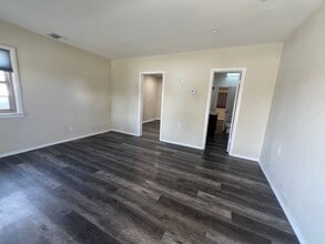 8206 Wheatland Ave in Los Angeles, CA - Building Photo - Building Photo