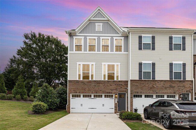 property at 2523 Grantham Place Dr