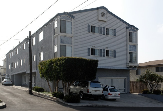 230 Sheldon St in El Segundo, CA - Foto de edificio - Building Photo