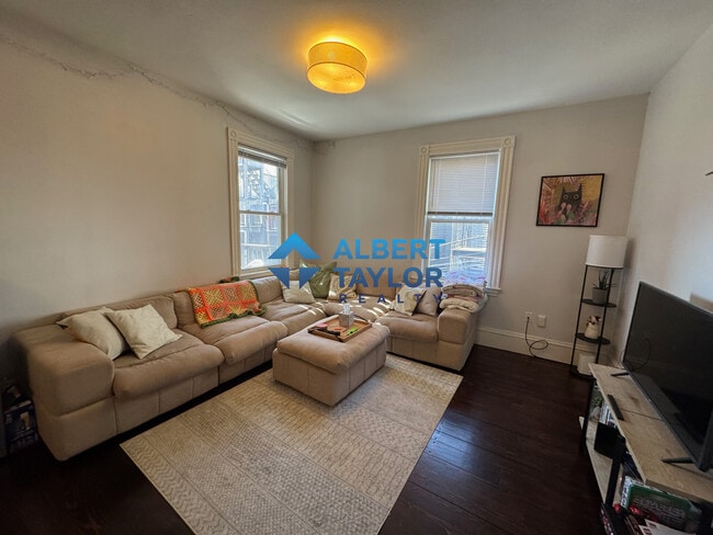 32 Rawson St, Unit 2