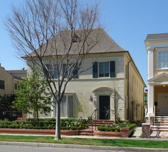 153 S Reeves Dr in Beverly Hills, CA - Foto de edificio - Building Photo