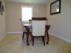 240 Fresno Dr in Chesapeake, VA - Building Photo - Building Photo