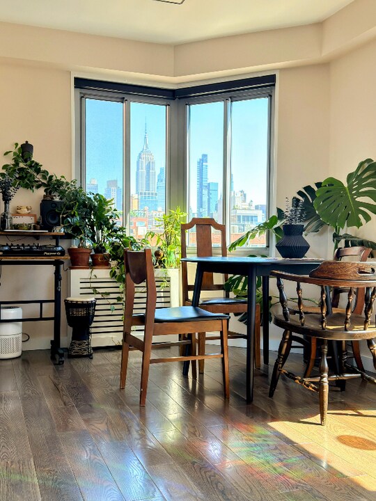 175 W 12th St in New York, NY - Building Photo