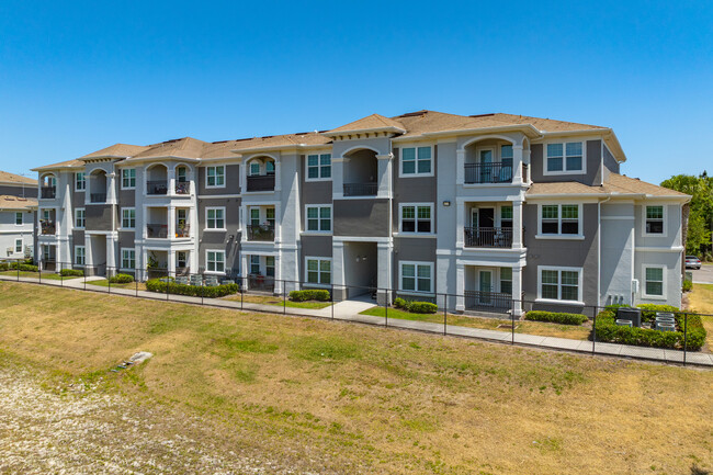 Parkway Place in Melbourne, FL - Building Photo - Building Photo