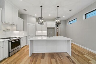 1121 E 27th St in Houston, TX - Building Photo - Building Photo