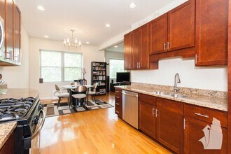 1643 W Farwell Ave-Unit -3NT in Chicago, IL - Building Photo - Building Photo