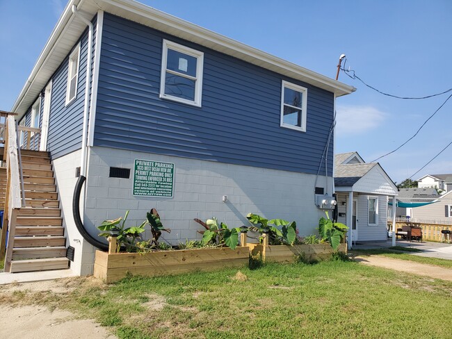 1035 W Ocean View Ave, Unit Bungalow by the Bay-Unit in Norfolk, VA - Building Photo - Building Photo