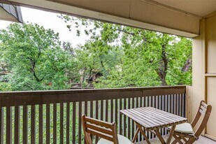 4845 Cedar Springs Rd in Dallas, TX - Building Photo