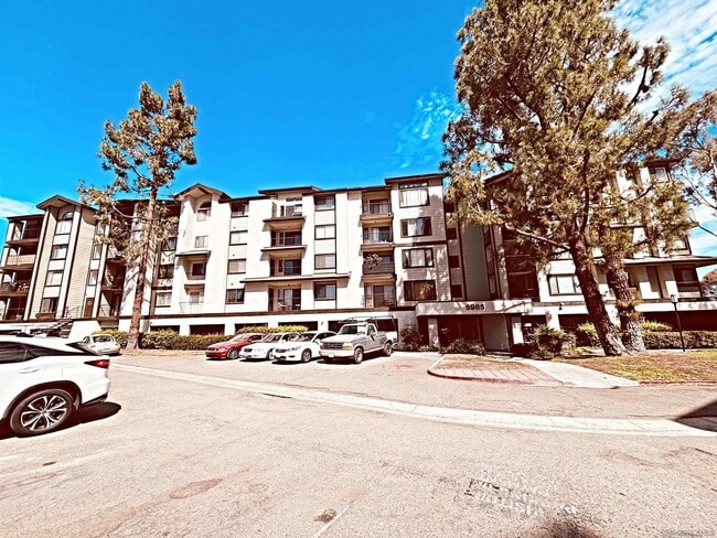 property at 5985 Dandridge Ln