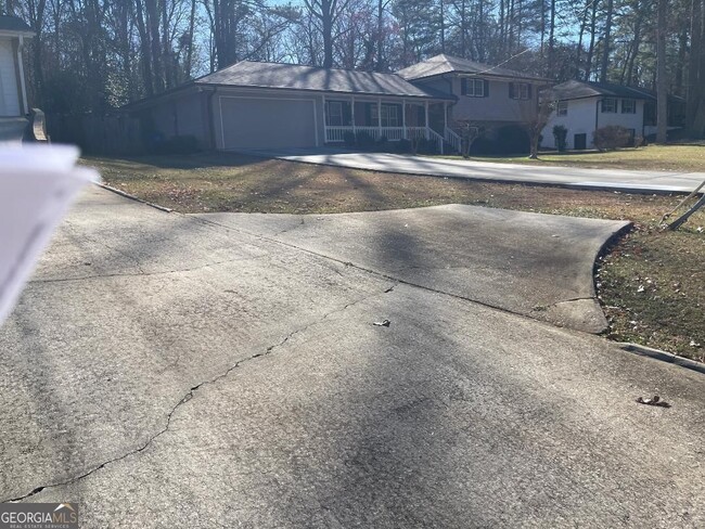 2317 Crestcliff Dr in Tucker, GA - Building Photo - Building Photo