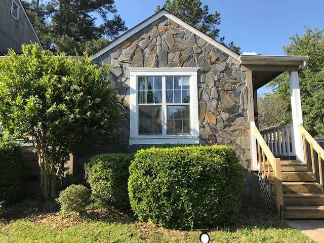 6451 Bedford Ln in Lithonia, GA - Foto de edificio - Building Photo
