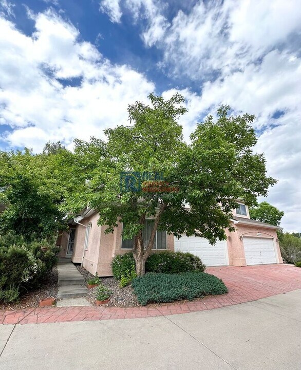 12419 E Iliff Pl in Aurora, CO - Building Photo