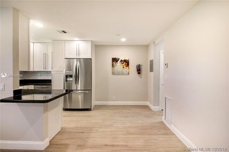 624 NE 10th Ave-Unit -4 in Fort Lauderdale, FL - Building Photo - Building Photo