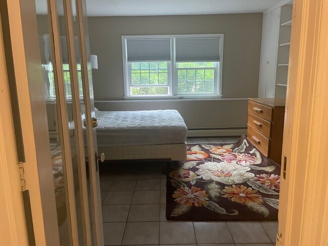 85 Crescent Rd in Burlington, VT - Foto de edificio - Building Photo