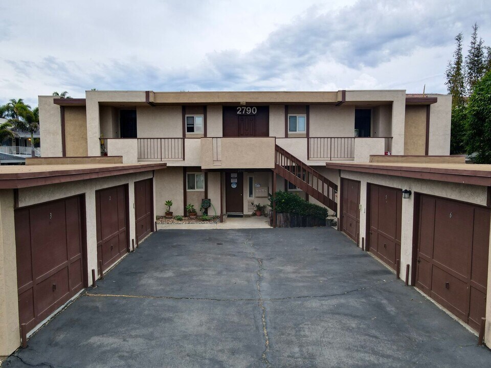2790 Madison St in Carlsbad, CA - Building Photo