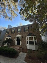 2312 Defoors Ferry Rd NW in Atlanta, GA - Building Photo