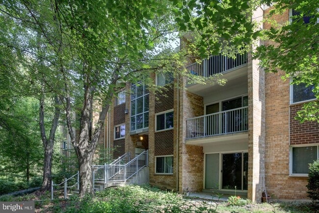 property at 8002 Le Havre Pl