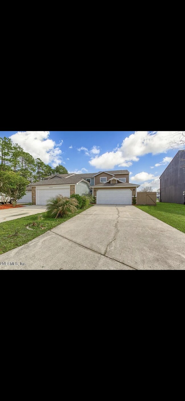property at 10961 Peppermill Ln