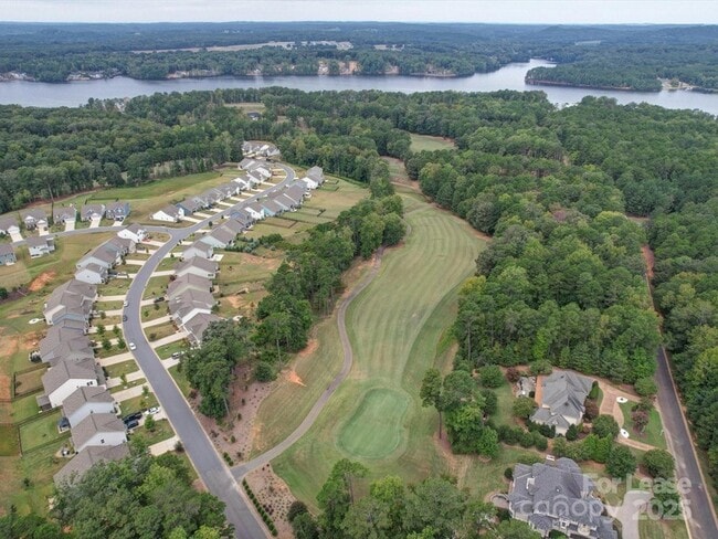 165 Old Harbor Dr in Mount Gilead, NC - Foto de edificio - Building Photo