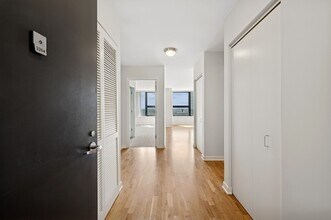 1160 S Michigan Ave, Unit 2204 in Chicago, IL - Building Photo - Building Photo