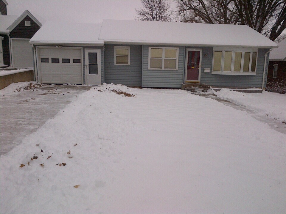 1624 elmhurst ave in Fort Dodge, IA - Building Photo
