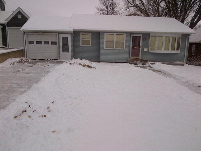 property at 1624 elmhurst ave