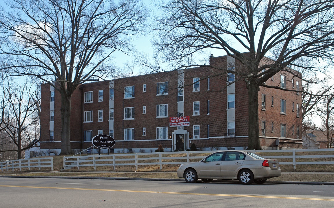 2640-2642 Victory Pky in Cincinnati, OH - Foto de edificio