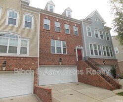 4032 Abbey Park Way in Raleigh, NC - Building Photo