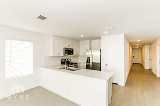 2733 Mistwood Dr in Fort Worth, TX - Foto de edificio - Building Photo