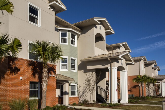 Pinnacle at Hammock Square