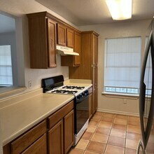 1704 Lovingood Dr in Austin, TX - Building Photo - Building Photo