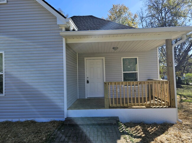 1334 Delaware Ave in Knoxville, TN - Building Photo - Building Photo