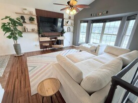 806 Hawks Cir Dr in Hillsboro, MO - Building Photo