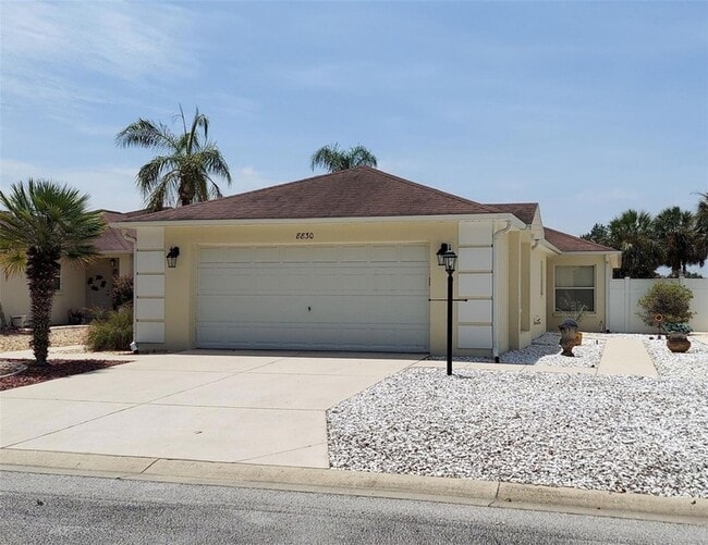 8830 SE 167th Mayfield Pl in the Villages, FL - Building Photo - Building Photo